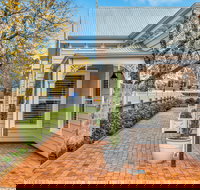 Grandview Accommodation - The Elm Tree Apartments - ACT Tourism