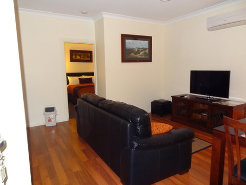 Hahndorf Oak Tree Cottages - ACT Tourism 1