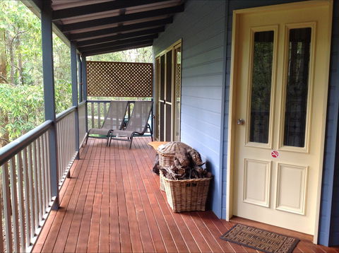 Maleny Country Cottages - ACT Tourism 1
