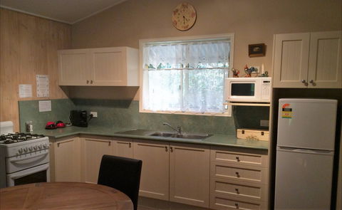 Maleny Country Cottages - ACT Tourism 5