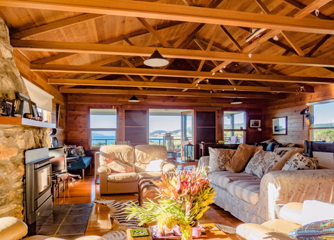 Palana Beach House - ACT Tourism 1