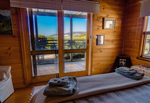 Palana Beach House - ACT Tourism 3