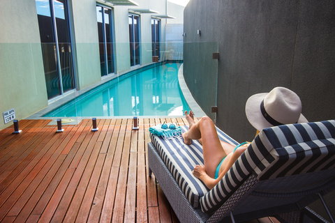 The Frames - Luxury Riverland Accommodation - ACT Tourism 1