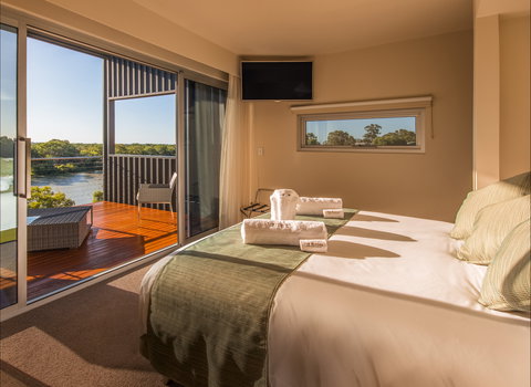 The Frames - Luxury Riverland Accommodation - ACT Tourism 2