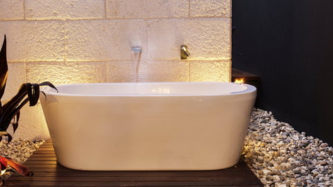 The Frames - Luxury Riverland Accommodation - ACT Tourism 7