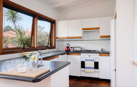 The Loft House At Coalcliff - ACT Tourism 5