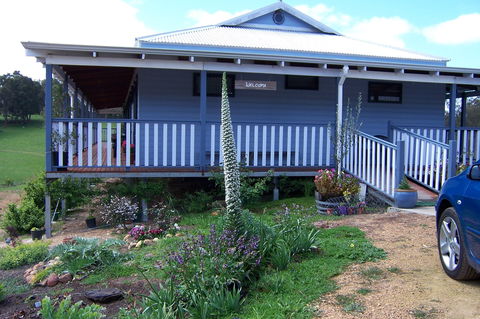 Blue House Bed And Breakfast - ACT Tourism 4