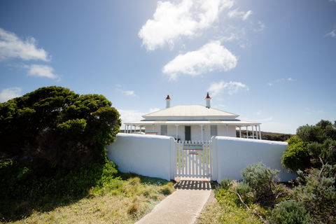 Cape Nelson Lighthouse - ACT Tourism 2