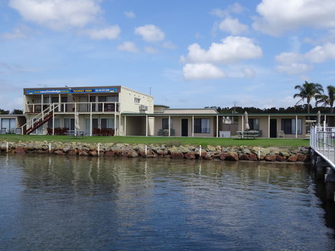 Coral Tree Lodge Tourist Park - ACT Tourism 0