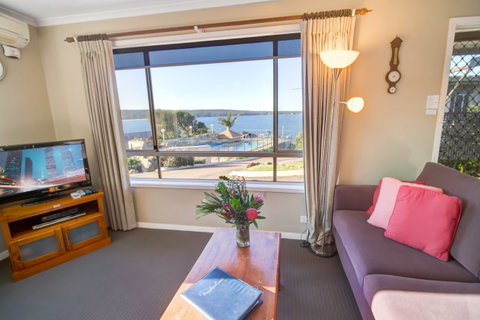Eagle Heights Holiday Units - Scenic Unit - ACT Tourism 7