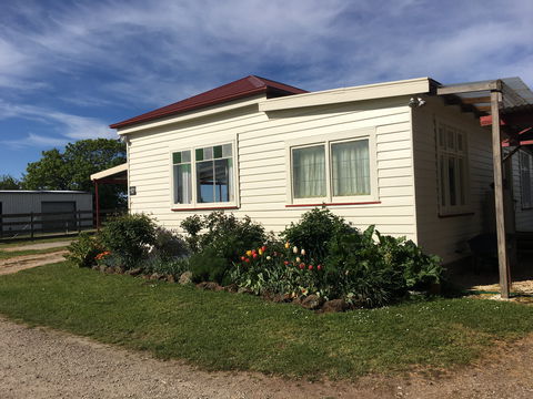Fairview Bed And Breakfast Cottage - ACT Tourism 0