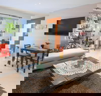 Lake View at Elizabeth Beach - ACT Tourism