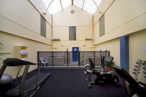 Madison Capital Executive Apartment Hotel - ACT Tourism 2