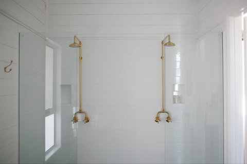 Old White Church Bed And Breakfast - ACT Tourism 7