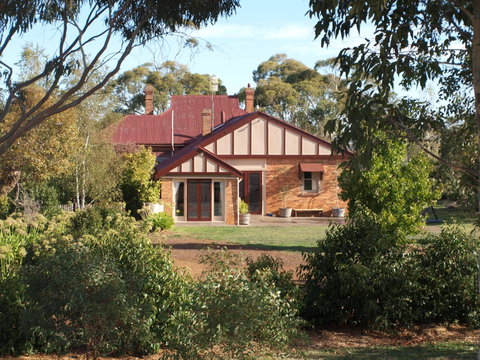 Pierrepoint Wines Bed & Breakfast - ACT Tourism 0