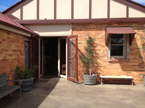 Pierrepoint Wines Bed & Breakfast - ACT Tourism 5