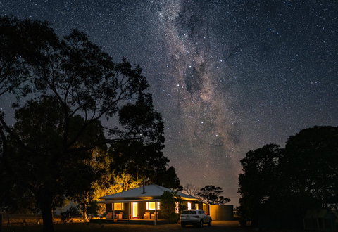 Rabbiters Hut - ACT Tourism 8