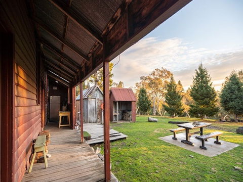 The Pines Cottage - ACT Tourism 2
