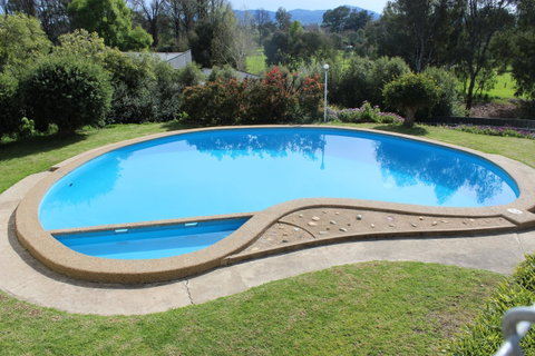 Tumut Motor Inn - ACT Tourism 0
