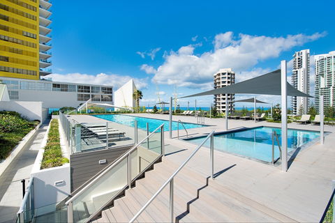 ULTIQA Air On Broadbeach - ACT Tourism 1
