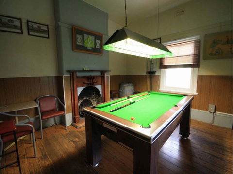 Victoria Hotel: Moonan Flat - ACT Tourism 1