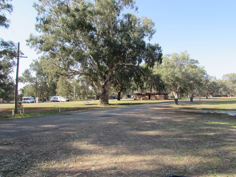 Victory Park Caravan Park - ACT Tourism 0