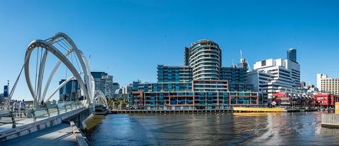 Waterfront Melbourne Apartments - ACT Tourism 0