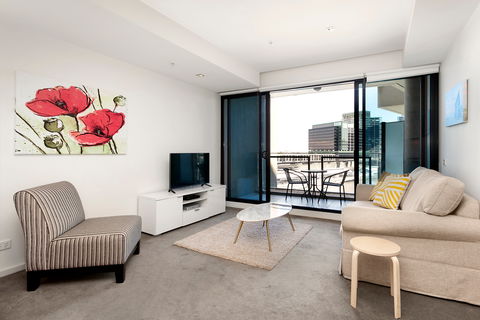 Waterfront Melbourne Apartments - ACT Tourism 1