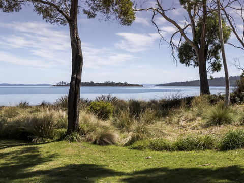 Abs By The Bay - ACT Tourism 0
