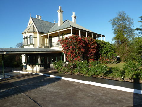 Airlie House Motor Inn - ACT Tourism 0