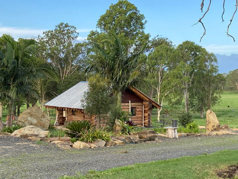 Amarina Farm Stay And Gardens - ACT Tourism 1