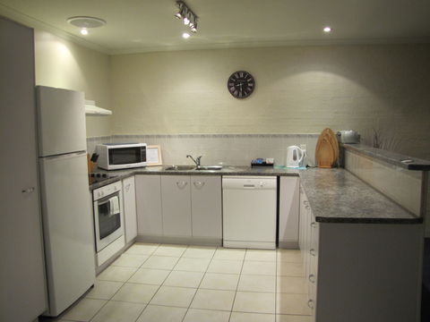 Apollo Luxury Apartments - ACT Tourism 1