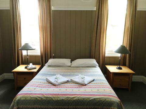 Apsley Arms Hotel - ACT Tourism 1