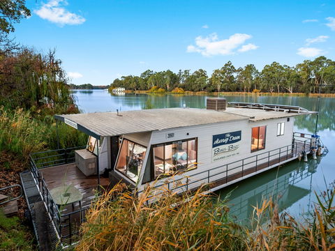 Boats And Bedzzz - The Murray Dream Self-contained Moored Houseboat - ACT Tourism 1