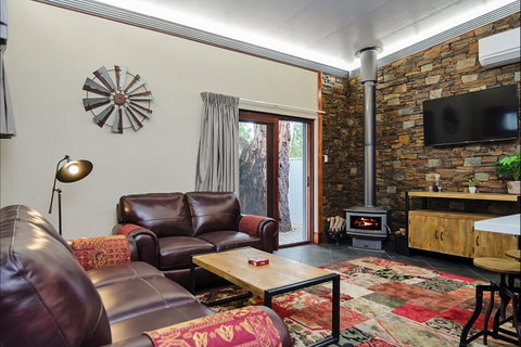 Eagle Foundry Bed & Breakfast - ACT Tourism 0