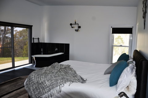 Hickory Moon - ACT Tourism 0