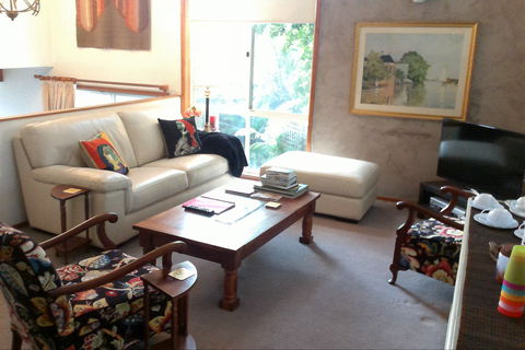 Linley House Bed And Breakfast - ACT Tourism 1