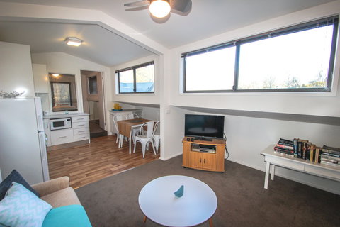 The Loft At Smoko Rise - ACT Tourism 0