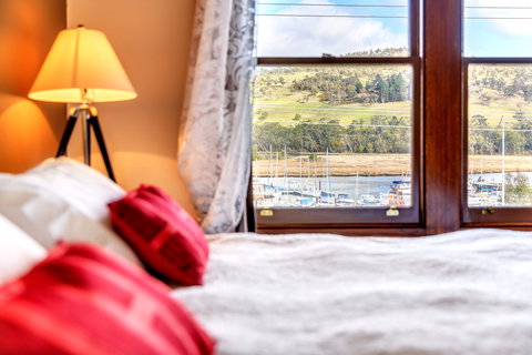 The Kermandie Hotel - ACT Tourism 1