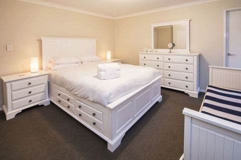 A Little Luxury In Town - ACT Tourism 1