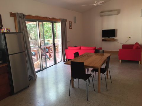 Bundalee Cabins - ACT Tourism 1