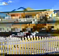 Clemandtines Vintage Beach Estate - ACT Tourism