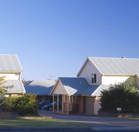 Dolphin Shores - ACT Tourism