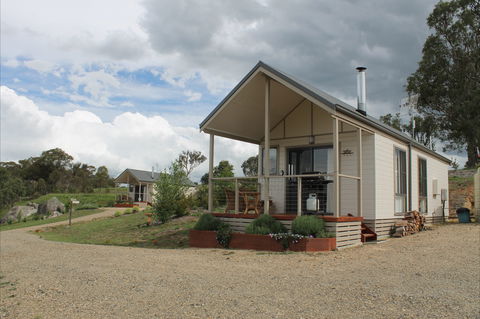 Grace Cottages - ACT Tourism 0