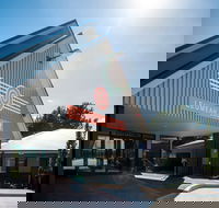 Leumeah Lodge - ACT Tourism