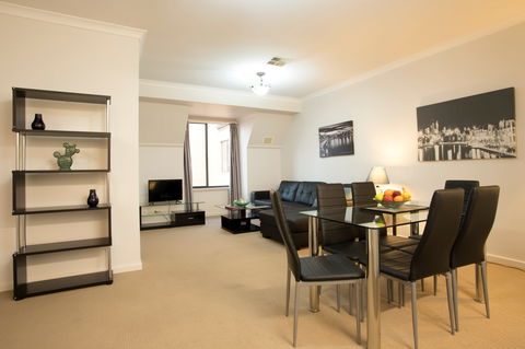 Regal Apartments - ACT Tourism 0