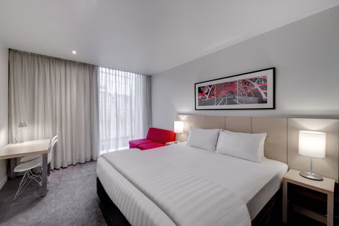 Travelodge Hotel Melbourne Docklands - ACT Tourism 1
