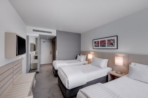 Travelodge Hotel Melbourne Docklands - ACT Tourism 2