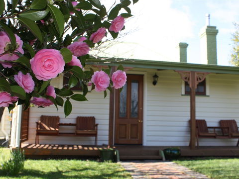 Westbury Gingerbread Cottages - The - ACT Tourism 1
