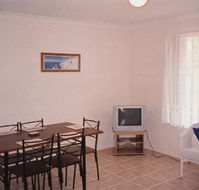 JJ's Holiday Cottages - Butler Street - ACT Tourism